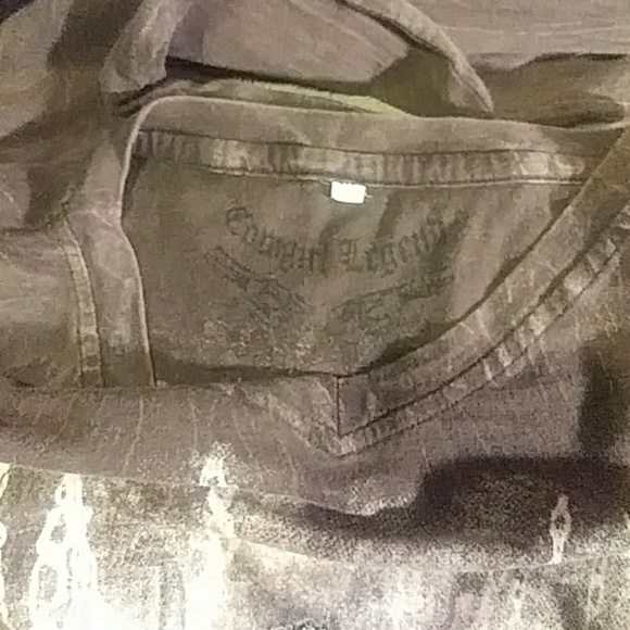 Clothes - Picture 3 of 3